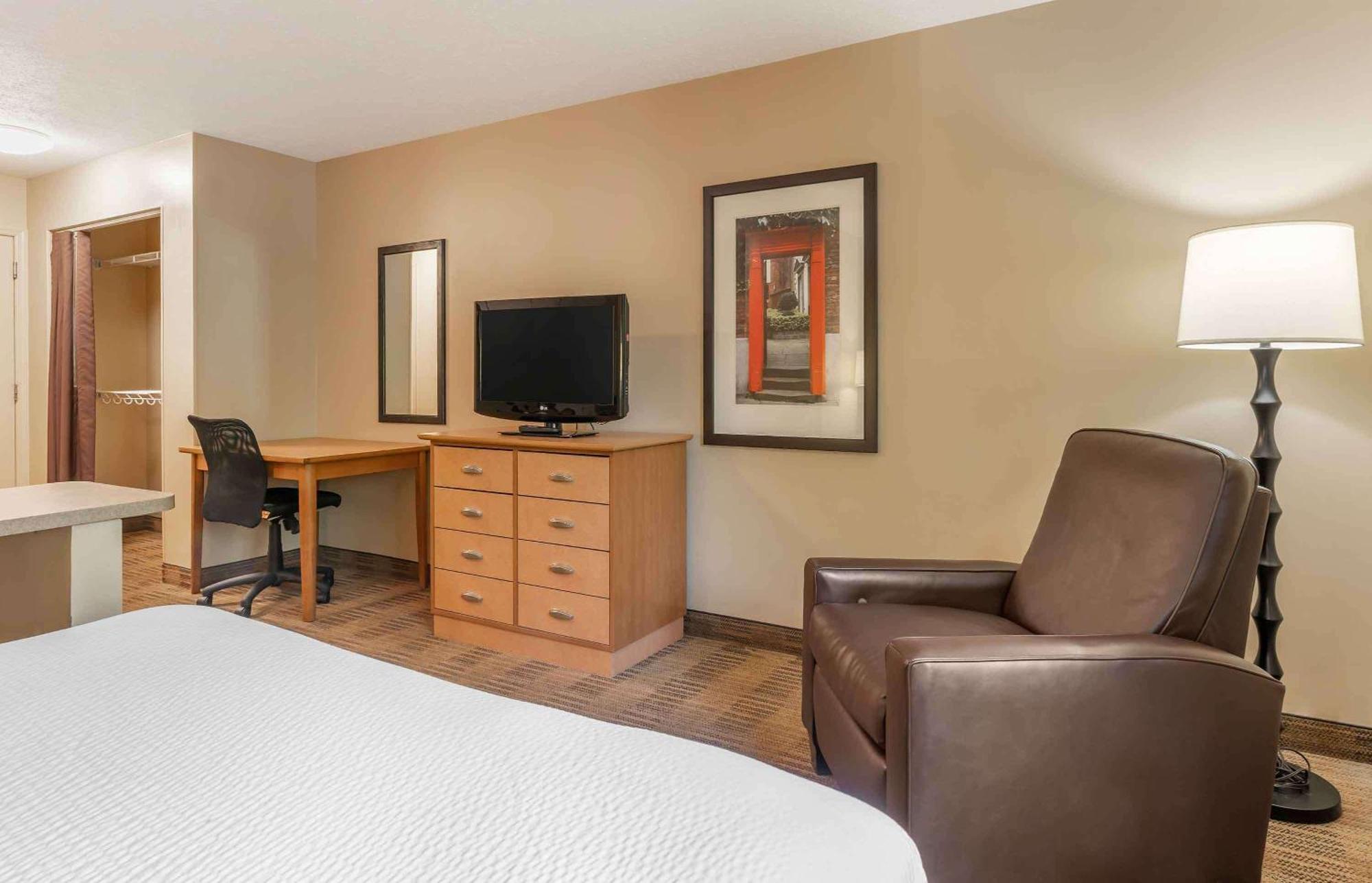Hotel Extended America - - Northwest - Hwy 290 - Hollister 2*